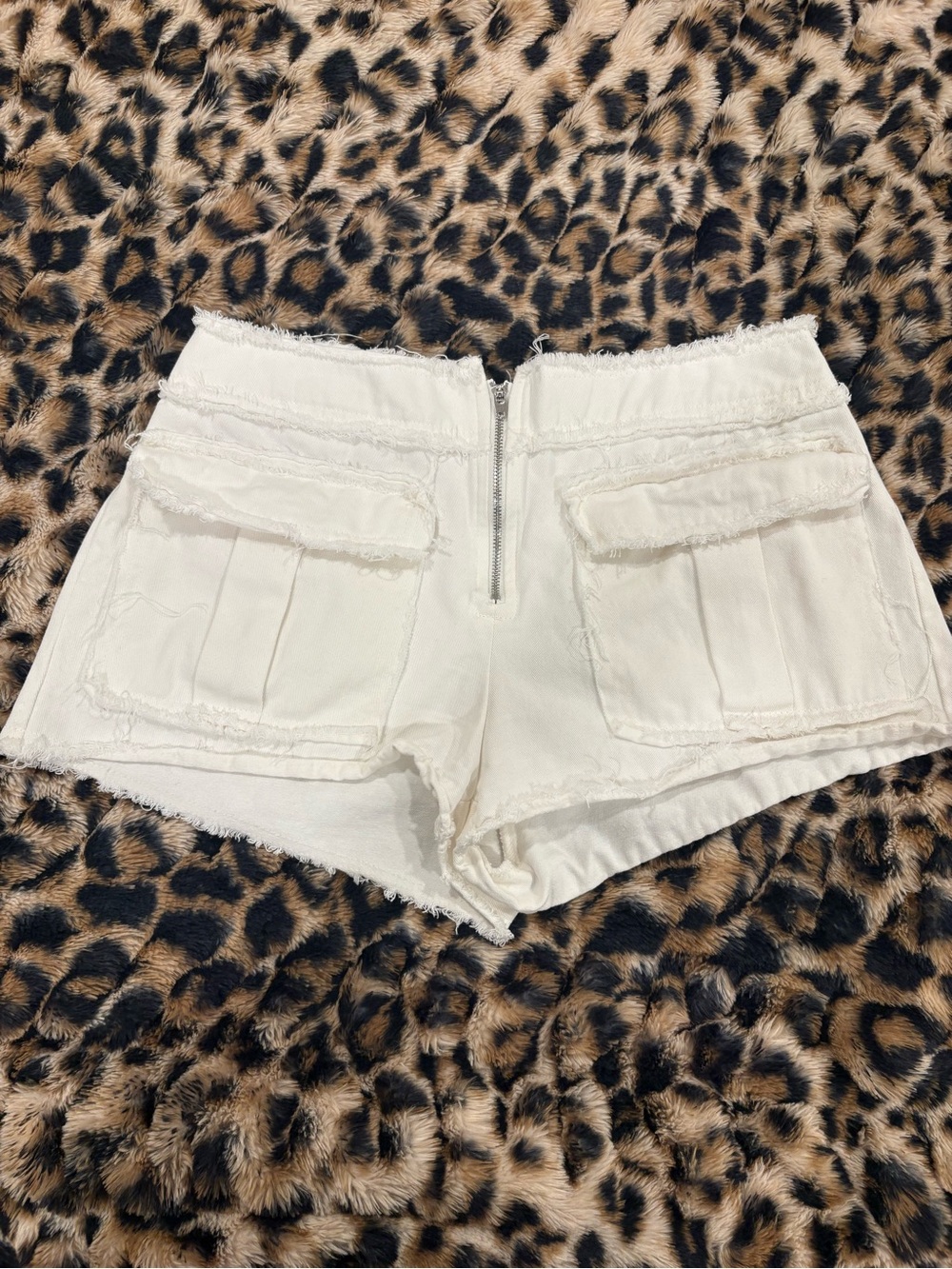 Women’s White Frayed Pocket Shorts